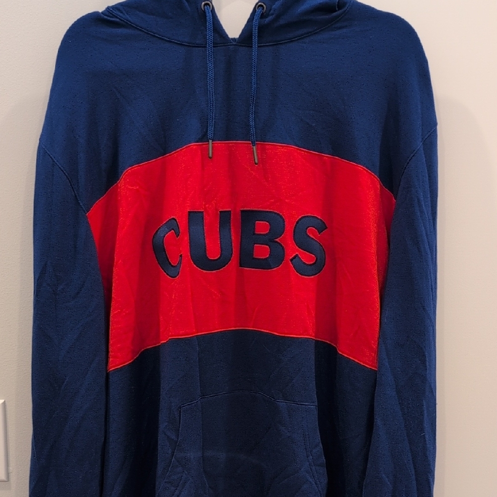 Fanatics Blue and Red Cubs Hoodie